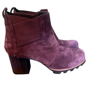 NWOT • Sorel Suede Addington Chelsea Boots